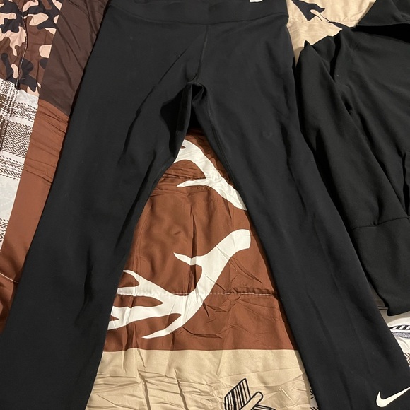 NWT NIKE SET TIGHT FIT HIGH RISE 7/8 LENGTH SIZE LARGE - Picture 3 of 7